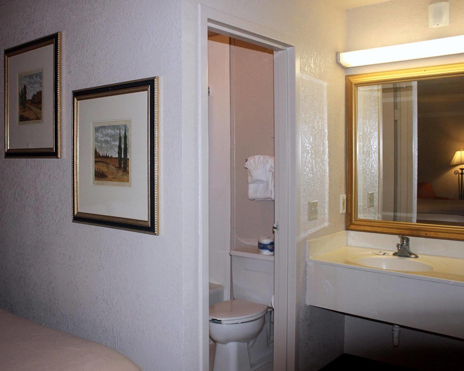 Rodeway Inn Kingsland Eksteriør billede